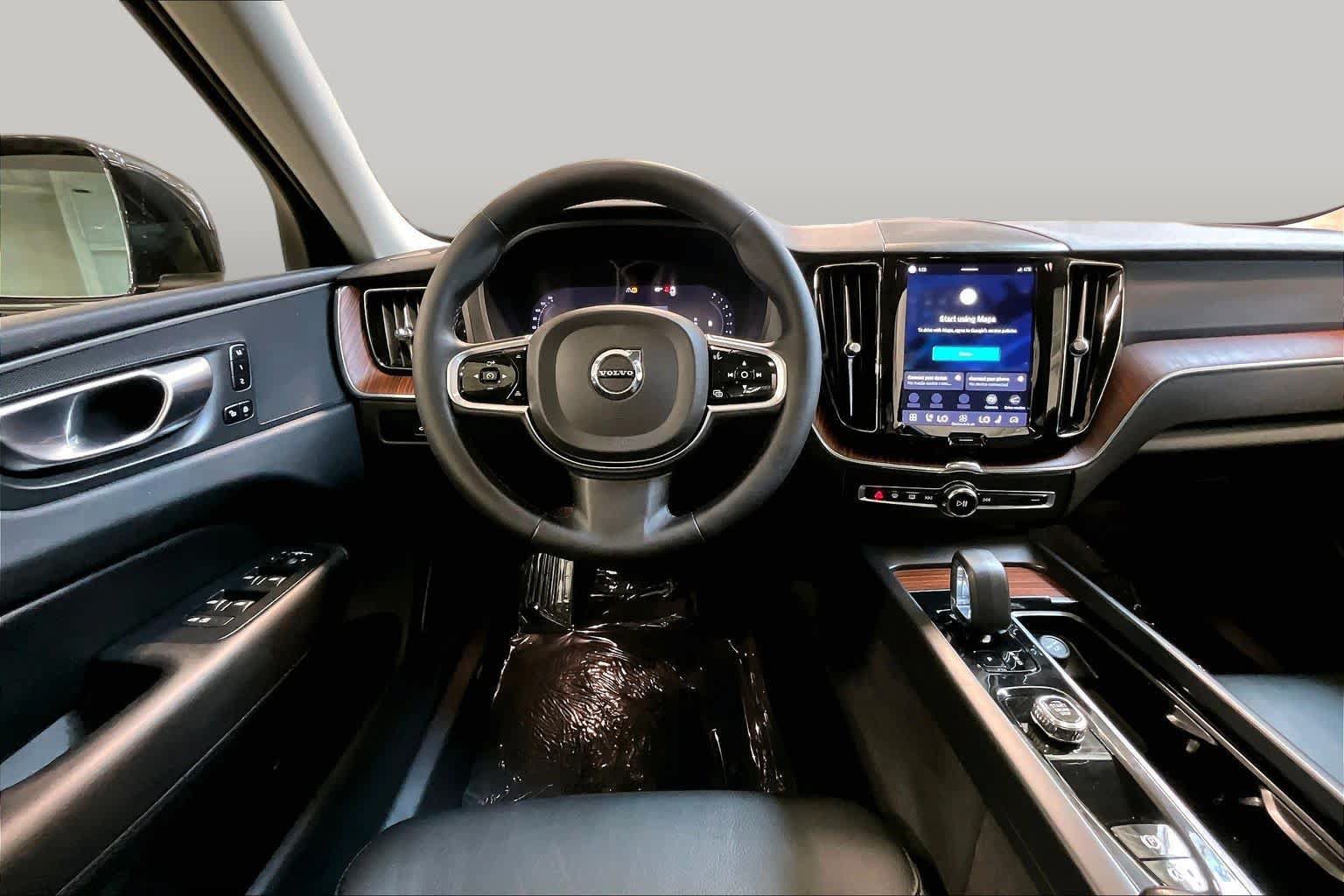 Certified 2023 Volvo XC60 B5 Plus w/ Climate Package AWD/4WD image 6