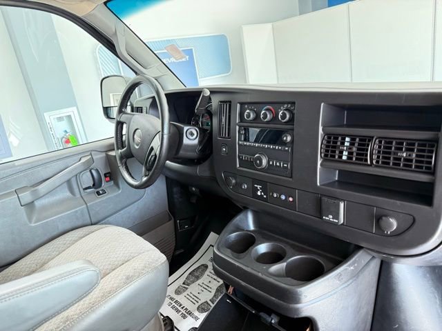 Used 2020 GMC Savana 2500 image 18
