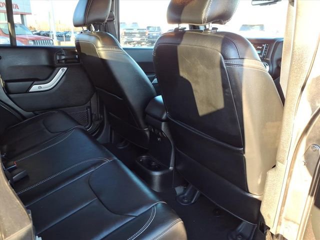 Used 2018 Jeep Wrangler Unlimited Sahara w/ Connectivity Group image 24