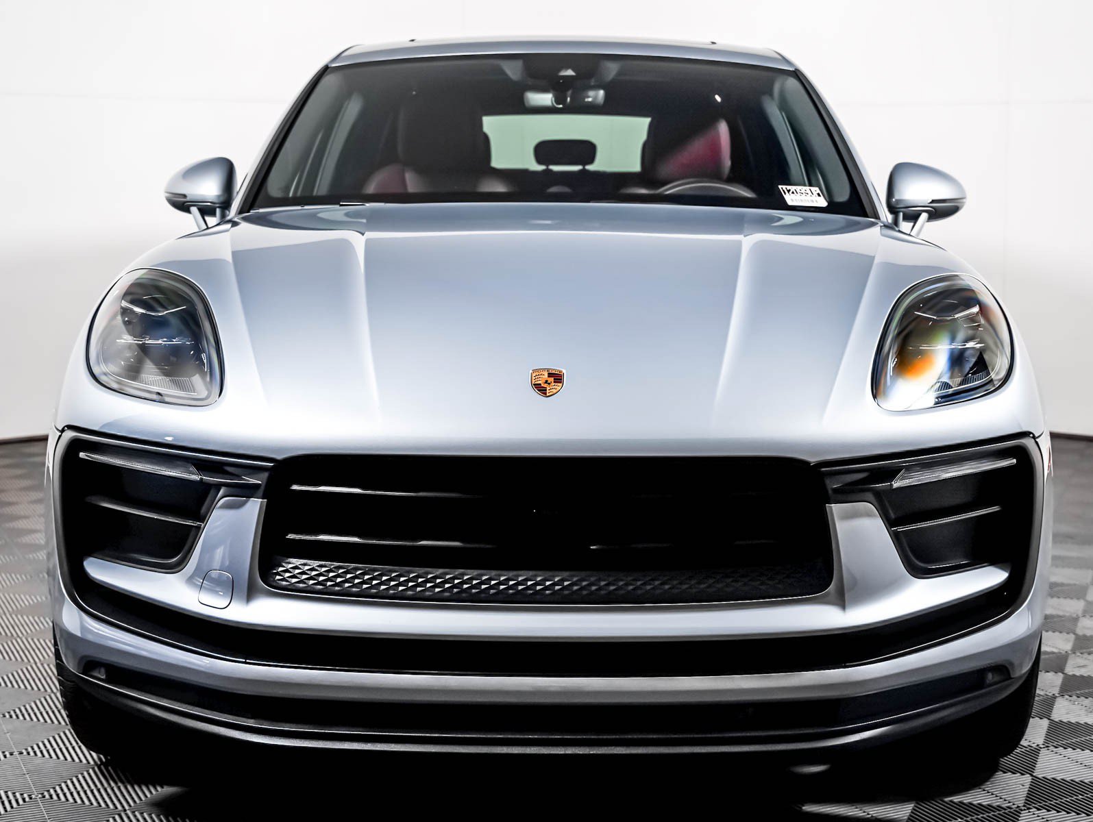Certified 2023 Porsche Macan AWD/4WD image 7