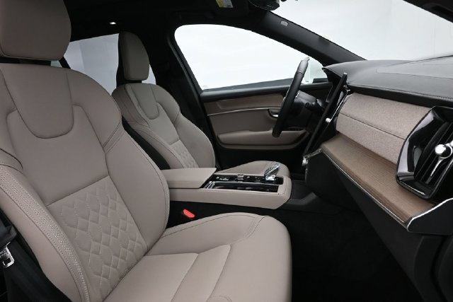 Used 2026 Volvo XC90 B6 Plus AWD/4WD image 35