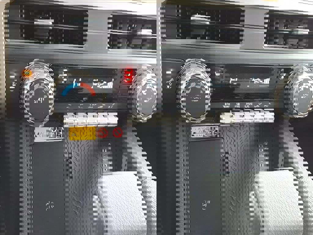 New 2025 Toyota Tacoma TRD Off-Road image 17