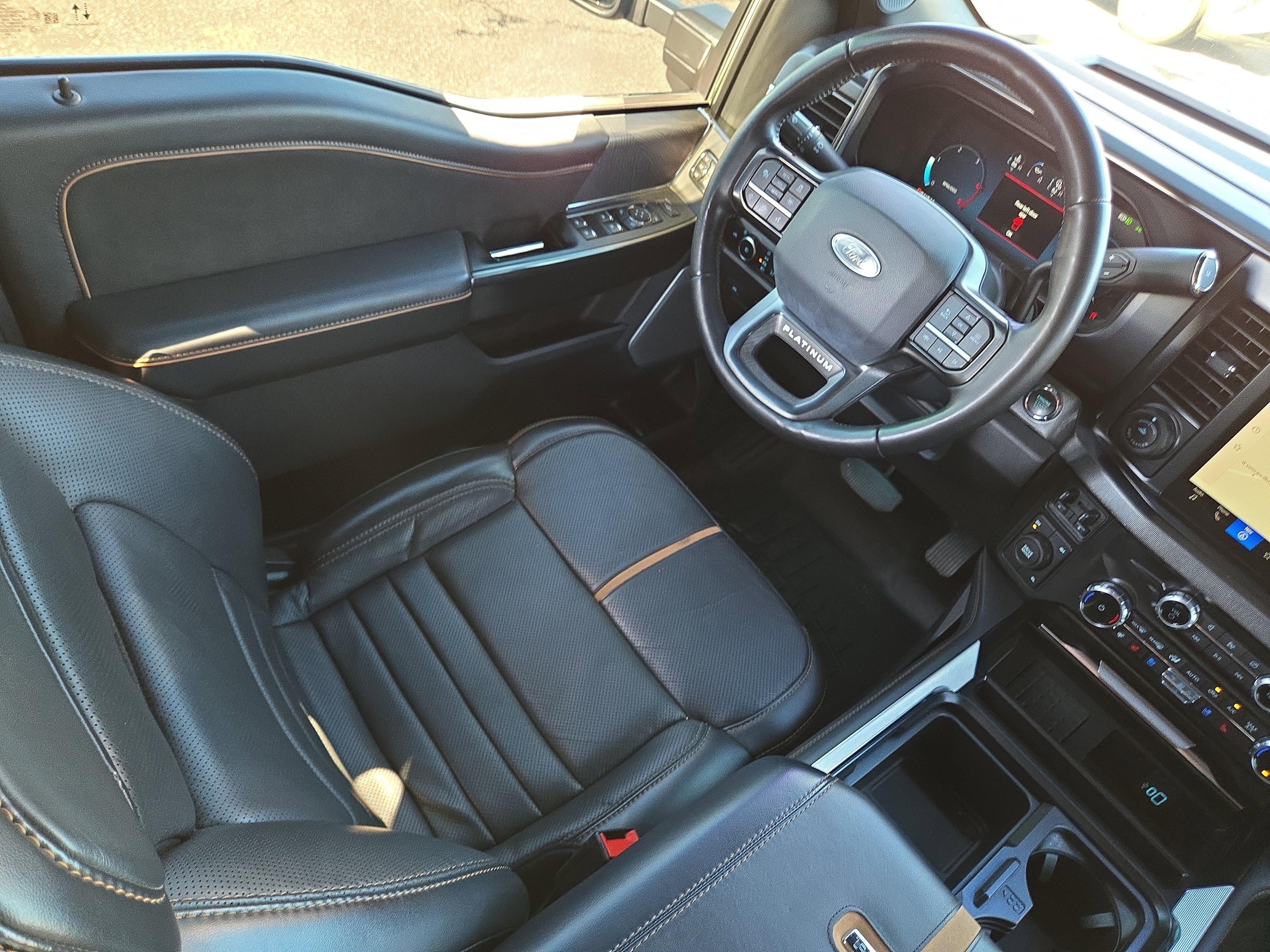 Used 2023 Ford F450 Platinum w/ FX4 Off-Road Package image 20