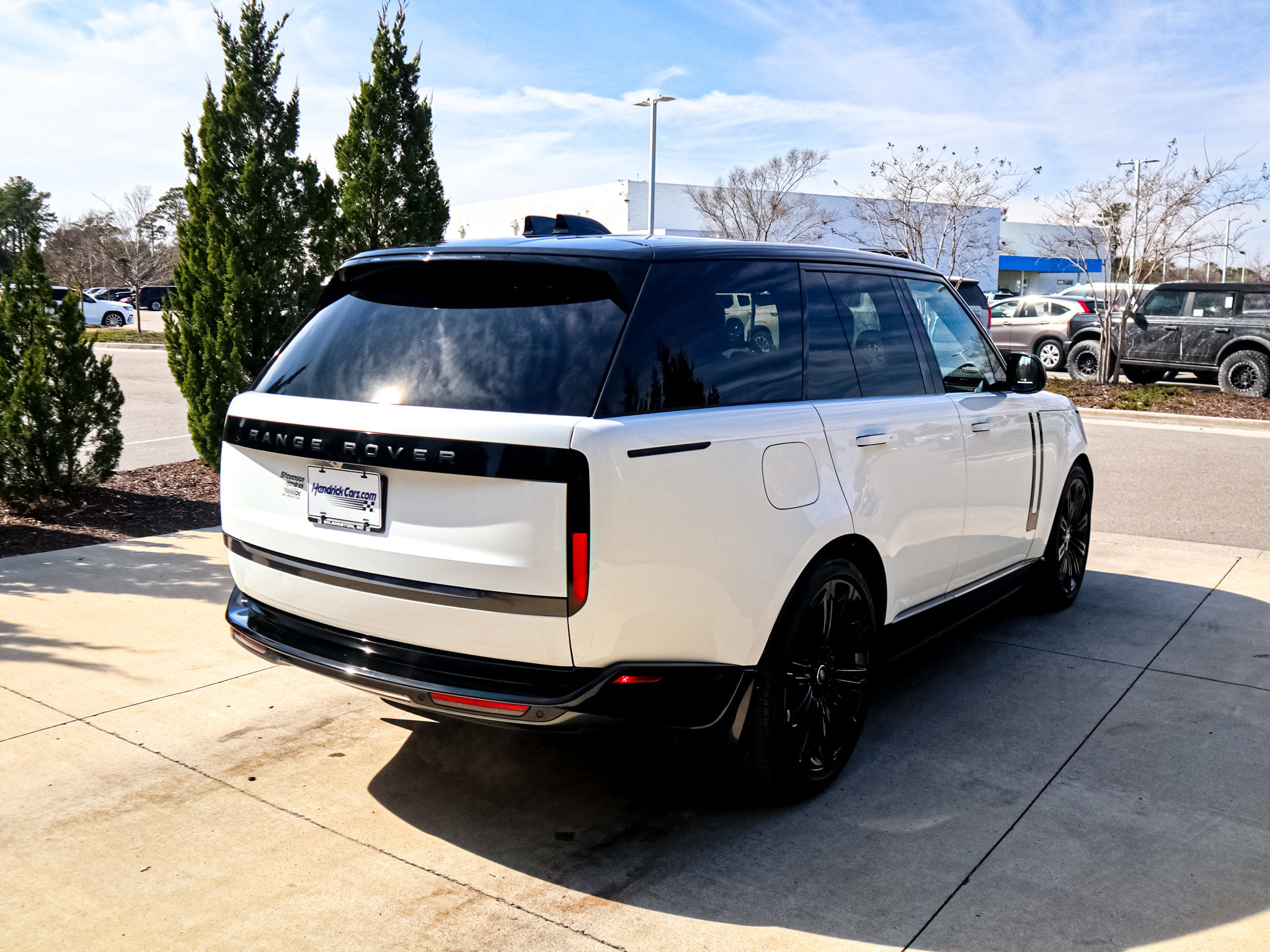 Used 2025 Land Rover Range Rover SE AWD/4WD image 10