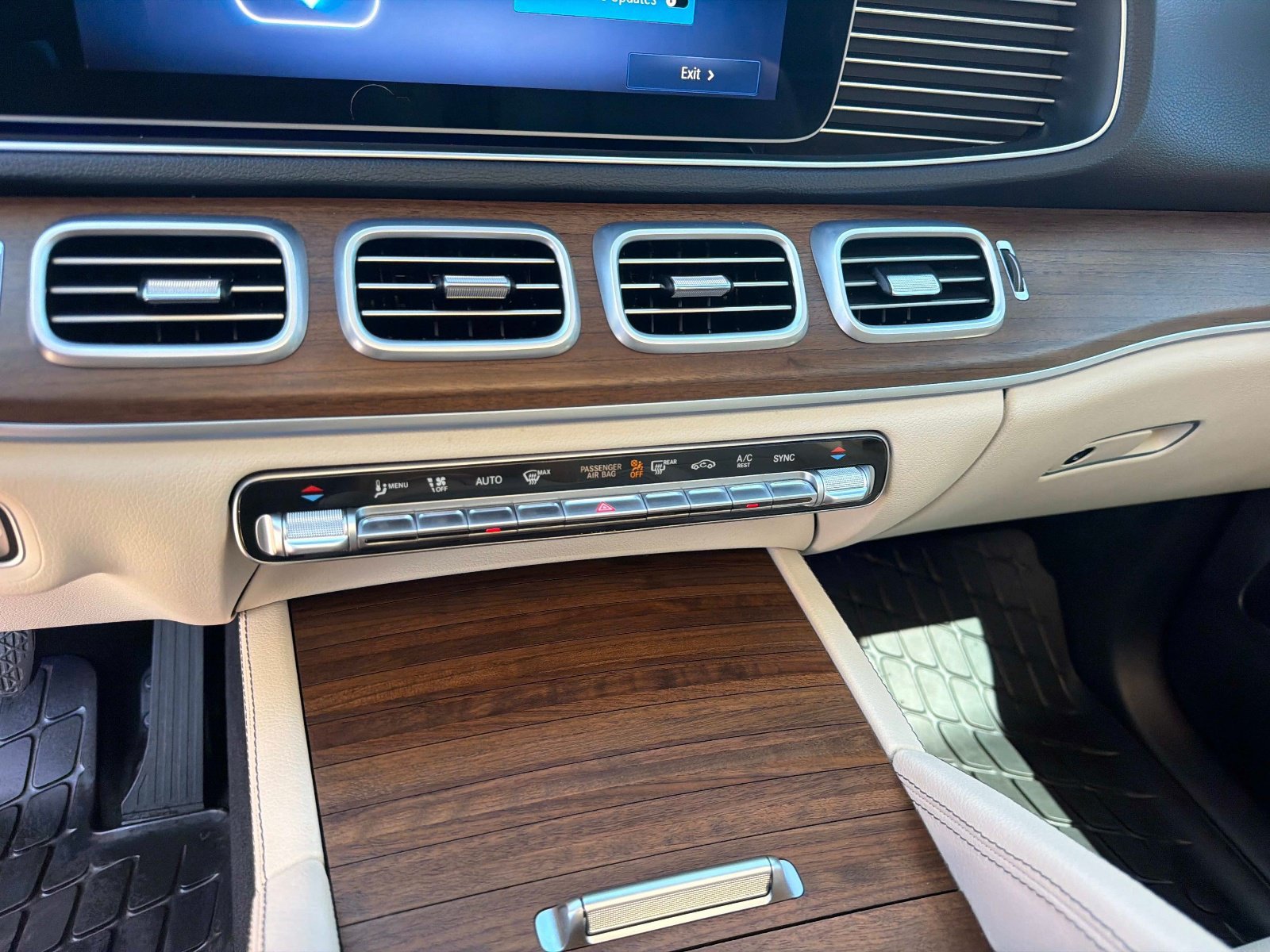Certified 2025 Mercedes-Benz GLE 350 4MATIC image 23