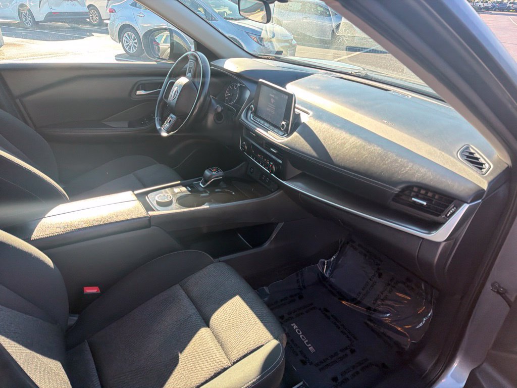 Used 2025 Nissan Rogue SV AWD/4WD image 11