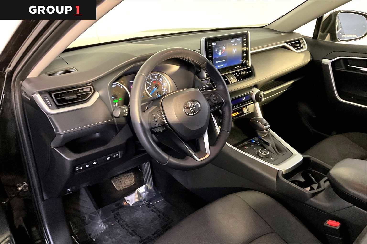 Used 2019 Toyota RAV4 XLE image 33