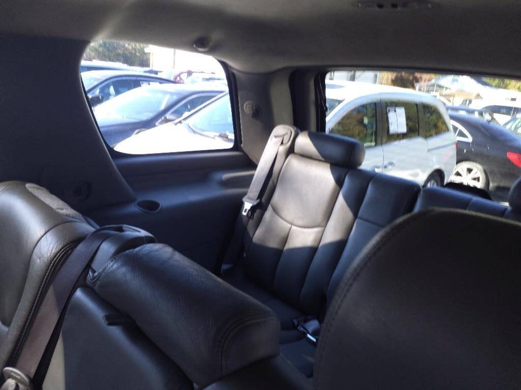 Used 2004 Chevrolet Tahoe LT w/ LT Preferred Equipment Group image 7