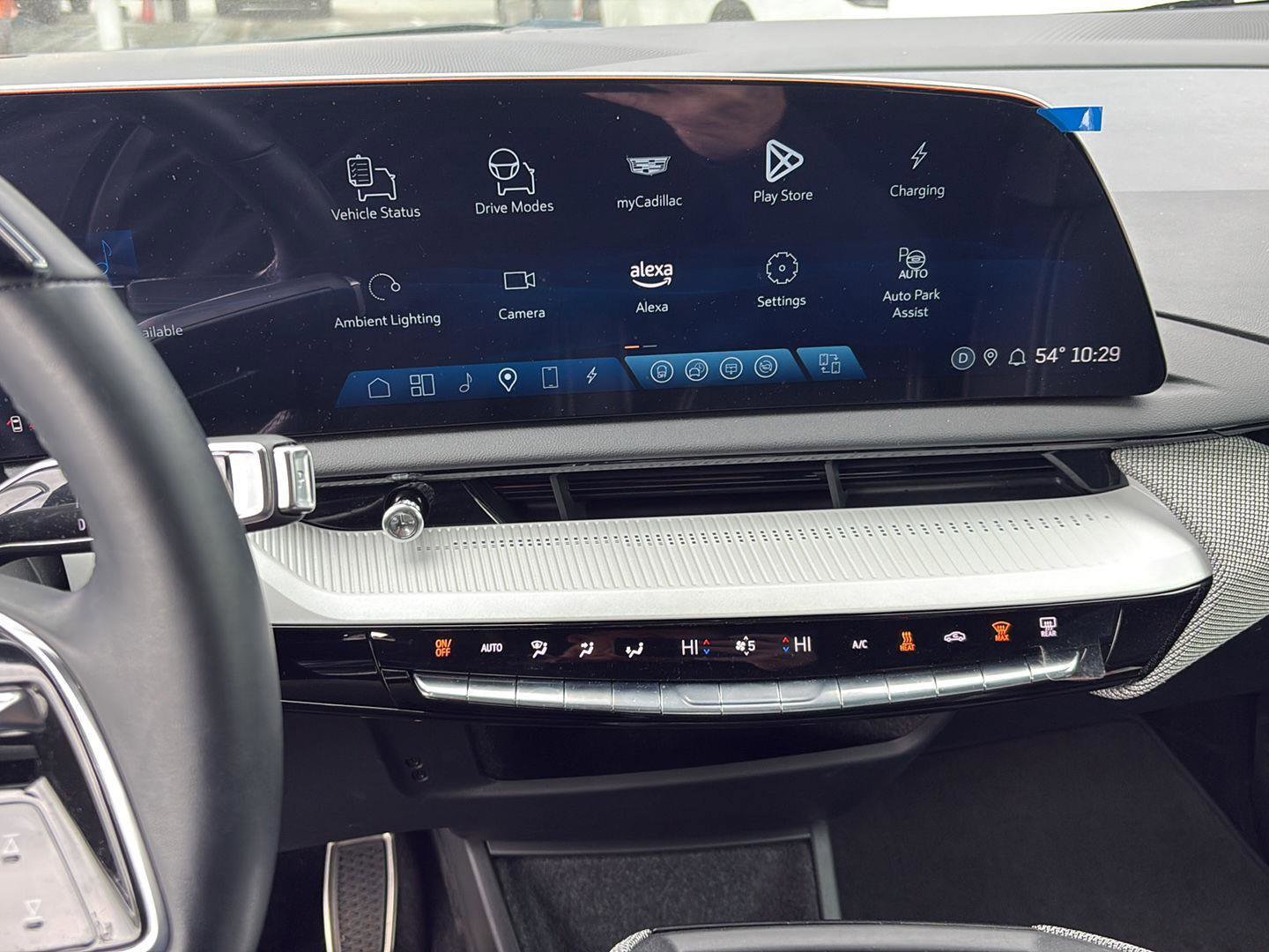 Used 2025 Cadillac Optiq Luxury 1 image 16