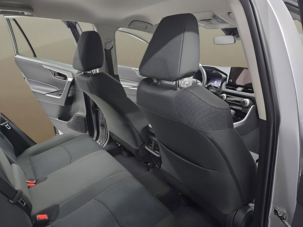 Used 2023 Toyota RAV4 LE image 15