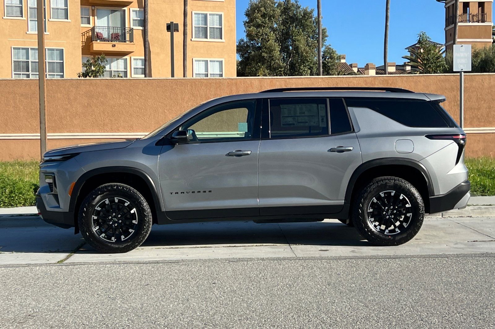 New 2026 Chevrolet Traverse Z71 w/ LPO, Floor Liner Package AWD/4WD image 7