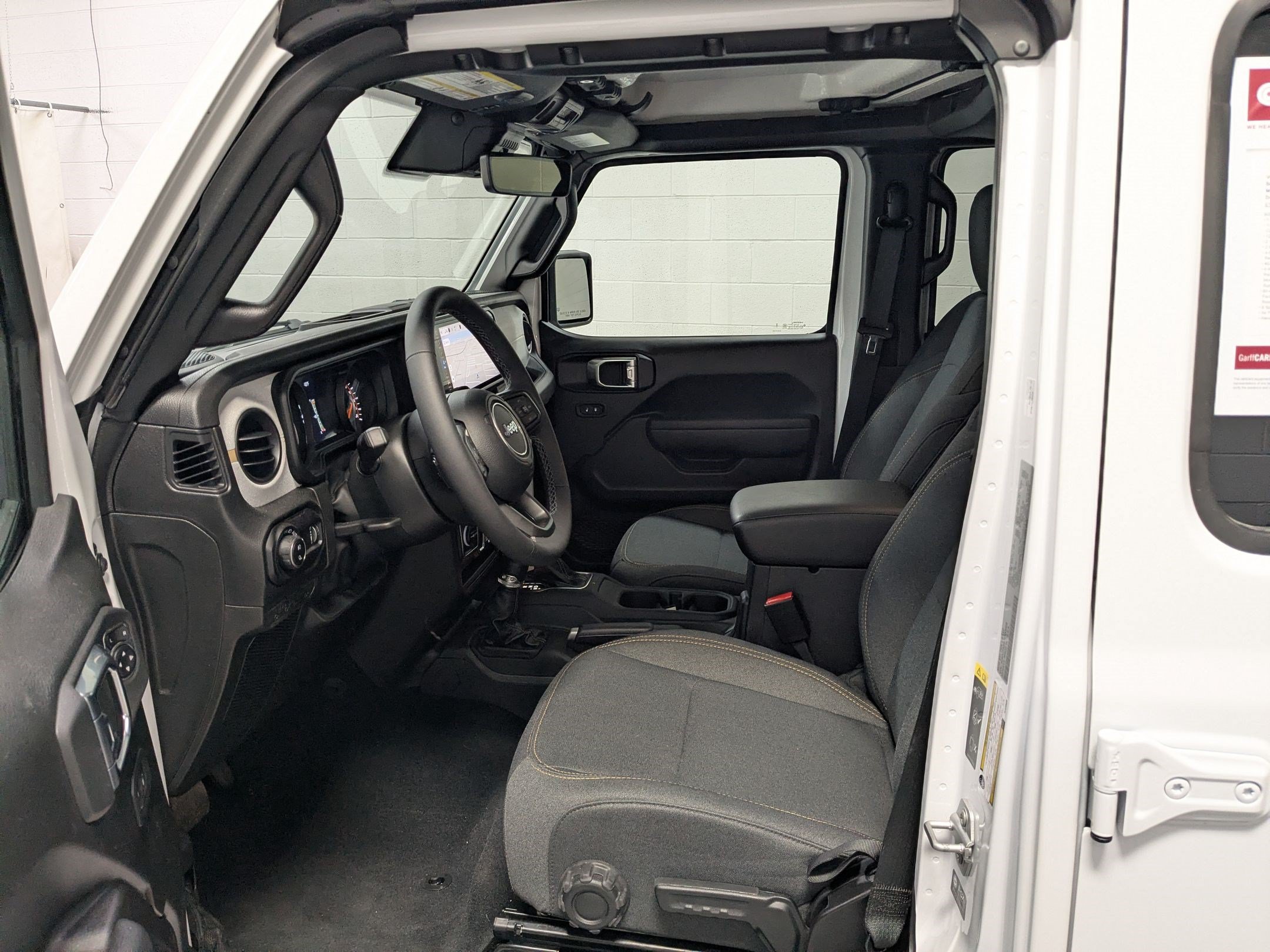 Certified 2025 Jeep Gladiator Sport AWD/4WD image 22