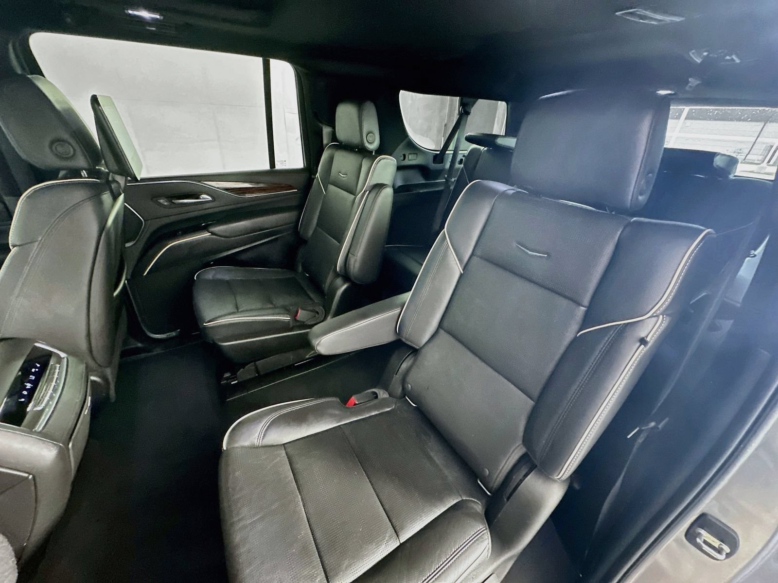Used 2021 Cadillac Escalade ESV Premium Luxury w/ Driver Assist Tech Package AWD/4WD image 25