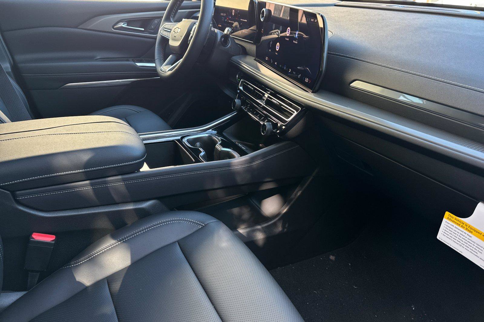 New 2026 Chevrolet Traverse LT w/ Midnight/Sport Edition FWD image 21