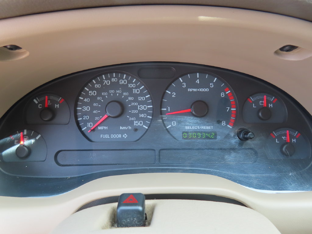 Used 2004 Ford Mustang GT RWD image 30