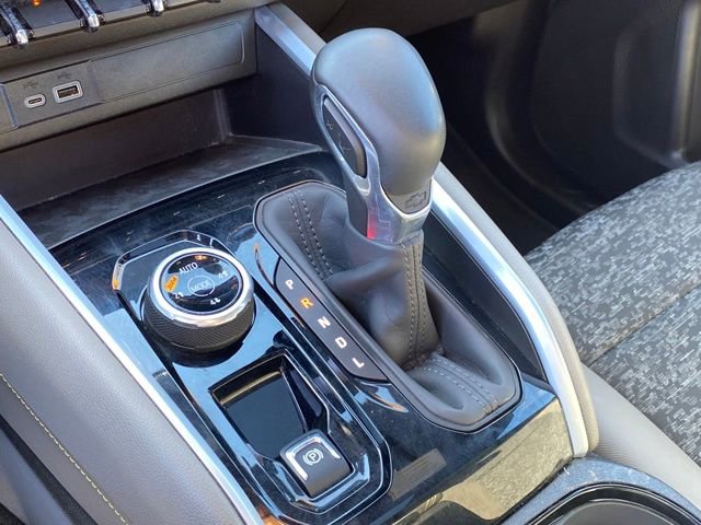 Used 2024 Chevrolet Colorado ZR2 w/ Safety Package image 12