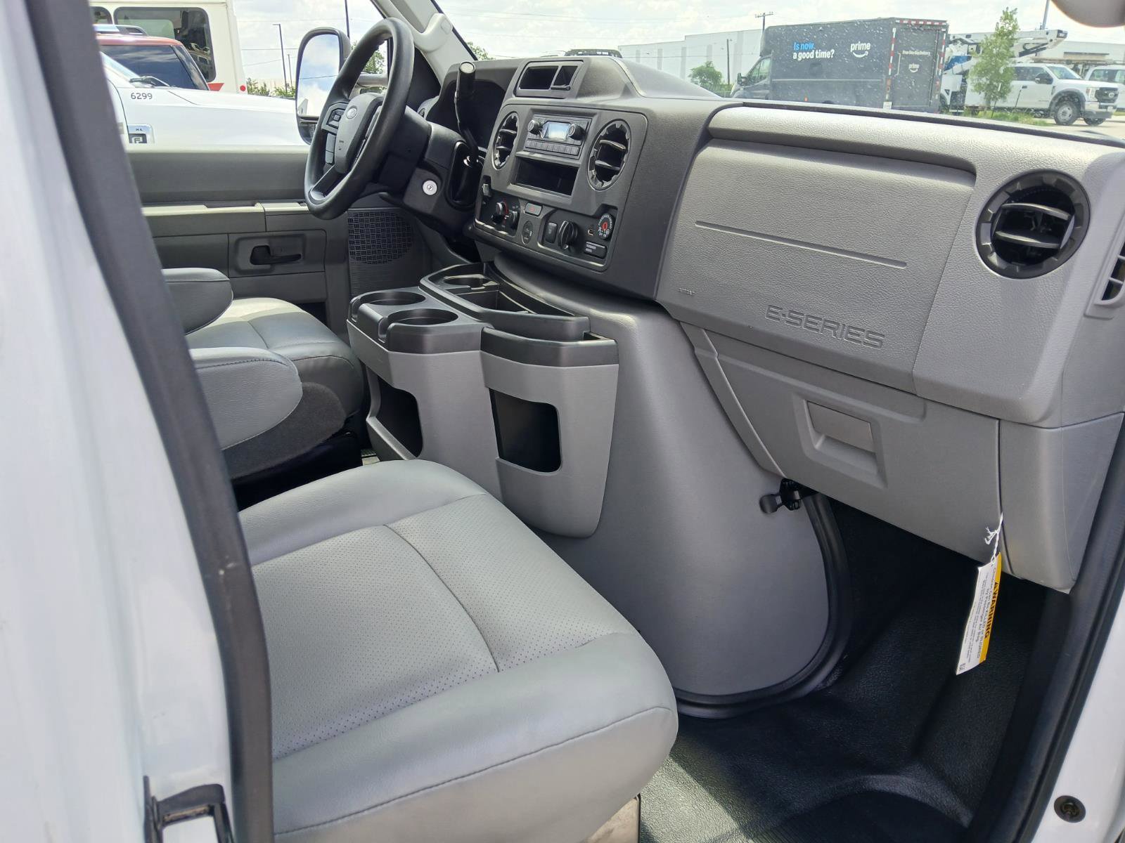 Used 2023 Ford E-450 and Econoline 450 Super Duty w/ Power Windows & Locks Group RWD image 16