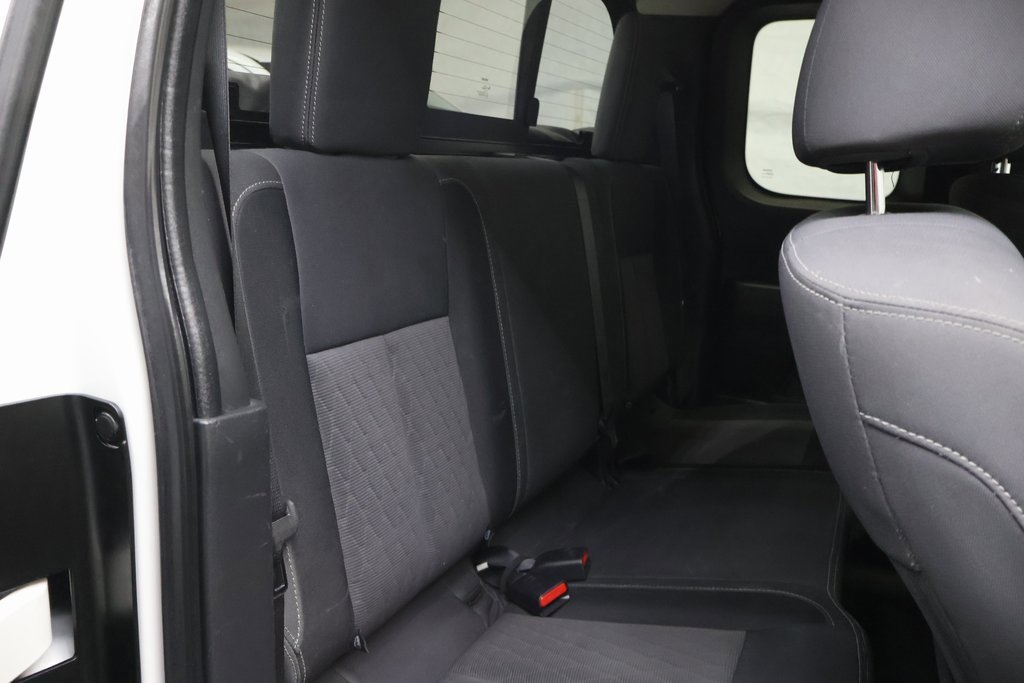 Used 2022 Nissan Titan SV image 13