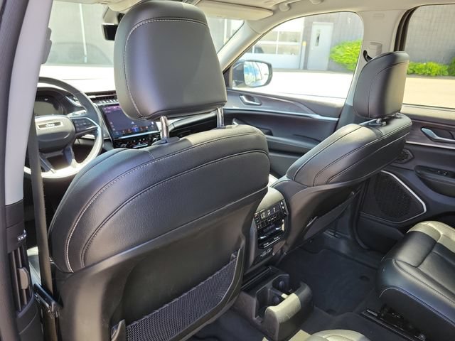 Used 2023 Jeep Grand Cherokee L Limited w/ Luxury Tech Group II AWD/4WD image 26
