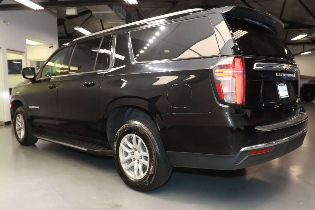 Used 2024 Chevrolet Suburban LT image 4
