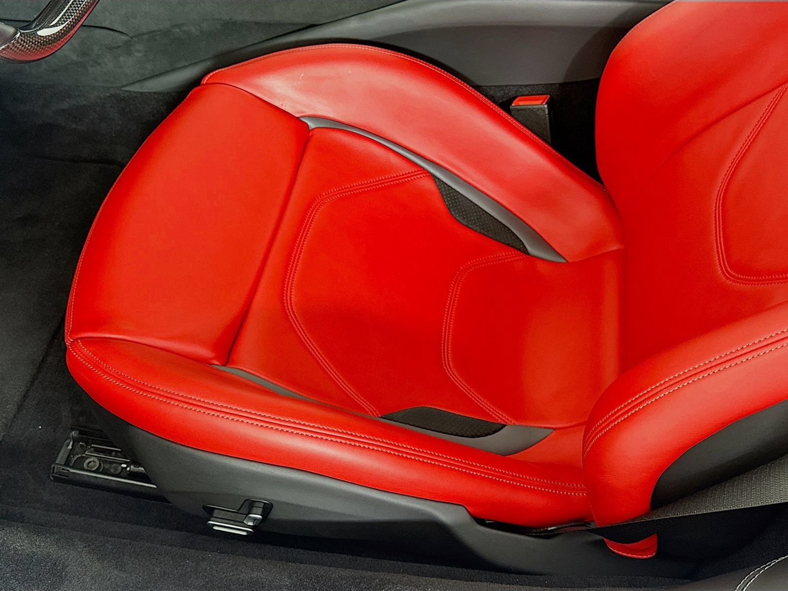 Used 2023 Ferrari 296 GTB RWD image 18