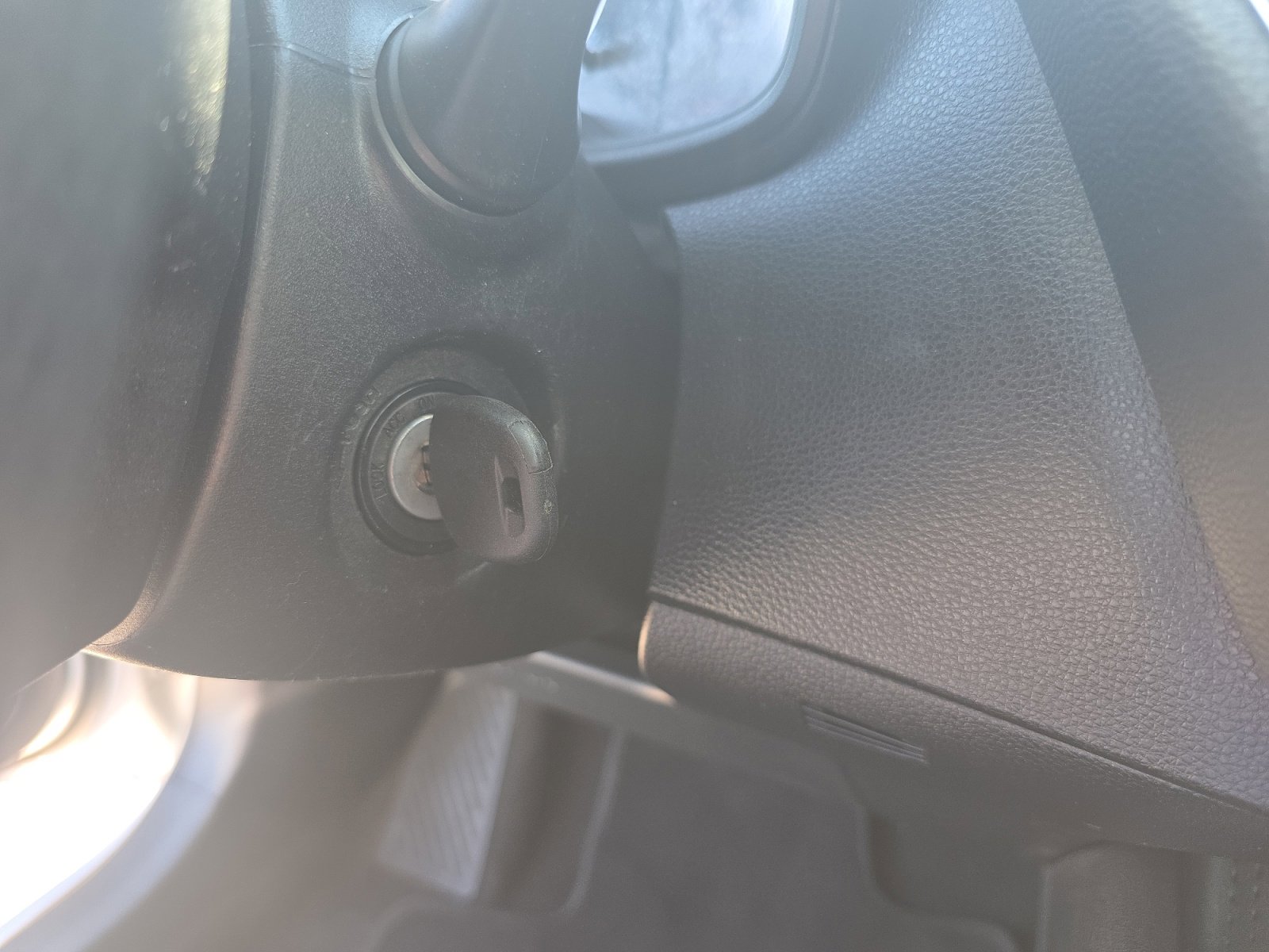 Used 2021 Toyota Corolla LE FWD image 30