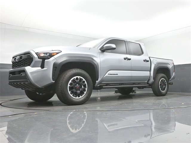 Used 2024 Toyota Tacoma TRD Off-Road image 32