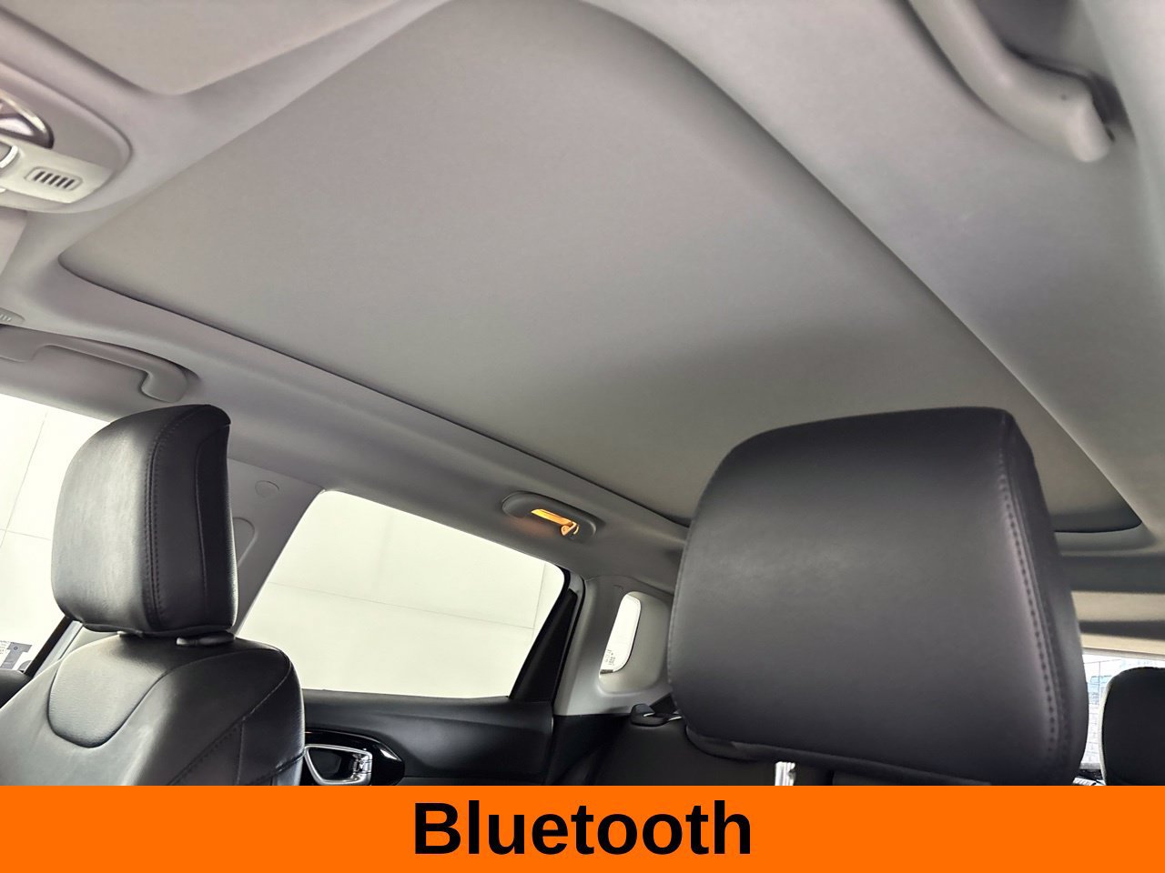 Used 2022 Jeep Compass Limited w/ Sun and Sound Group AWD/4WD image 12