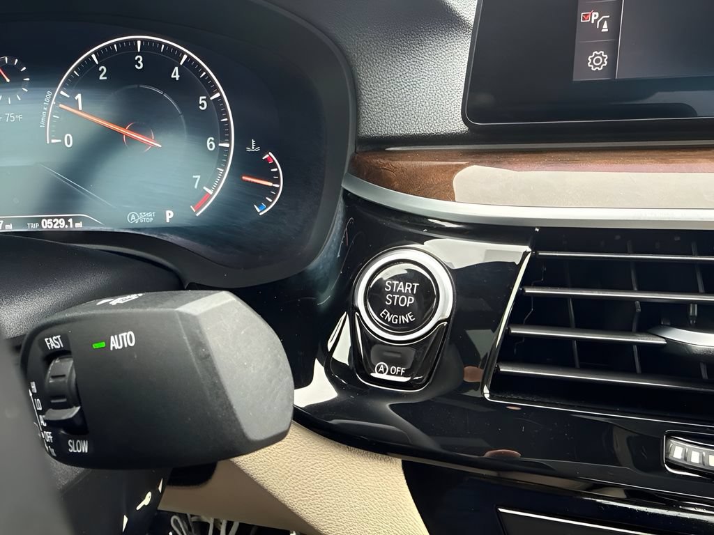 Used 2019 BMW 540i xDrive w/ Executive Package AWD/4WD image 12