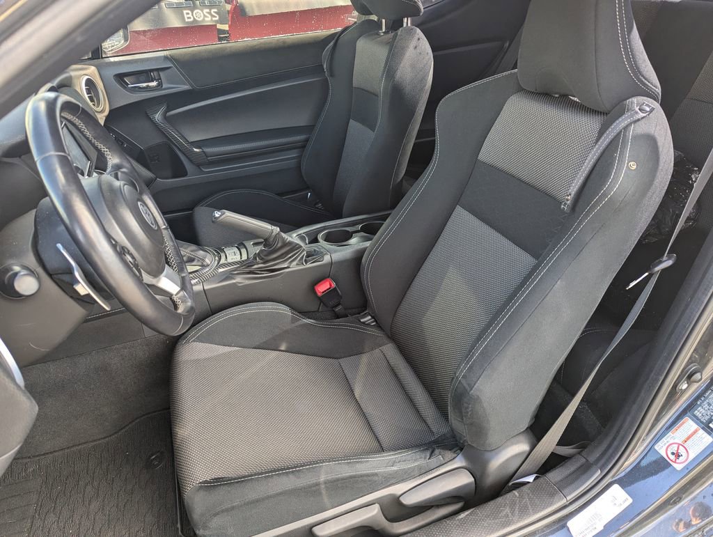Used 2019 Toyota 86 RWD image 25