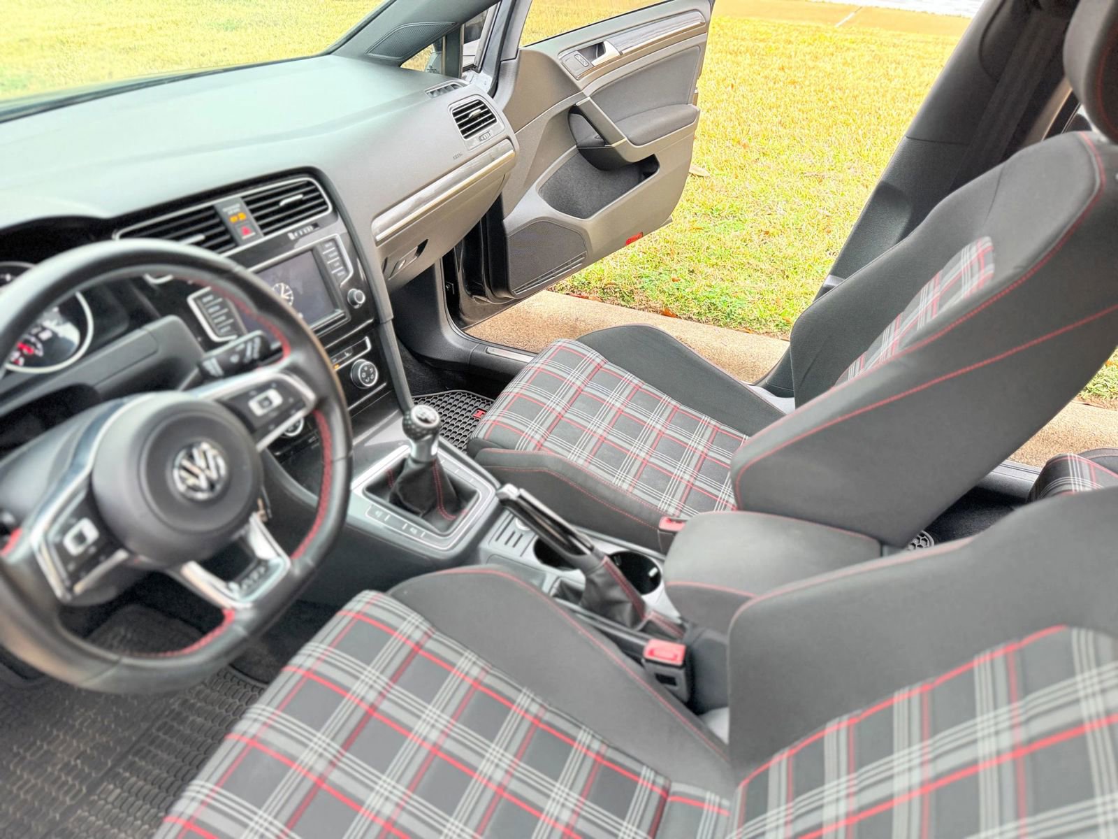 Used 2016 Volkswagen GTI S FWD image 14