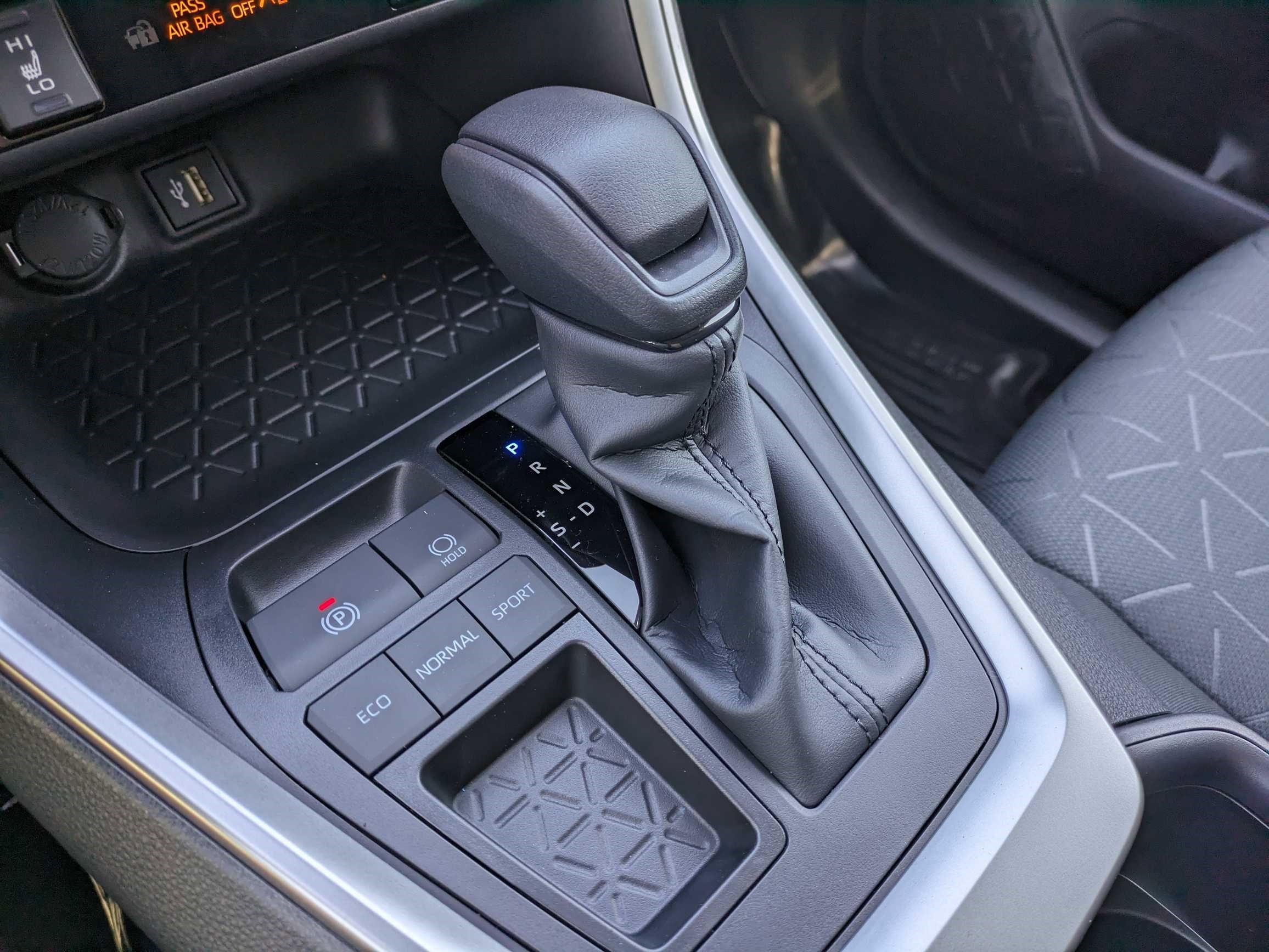 New 2025 Toyota RAV4 XLE image 18