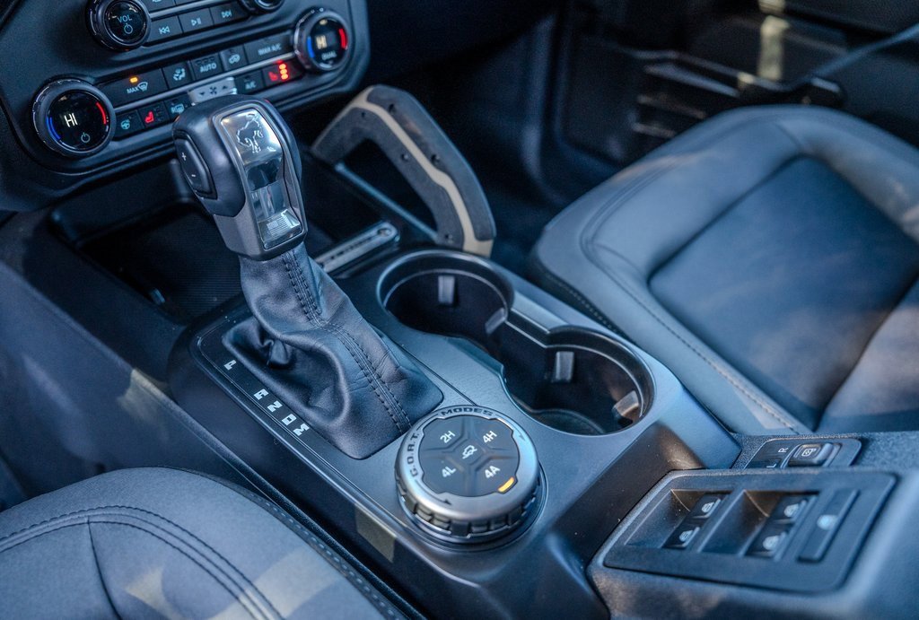 Used 2025 Ford Bronco Badlands image 12