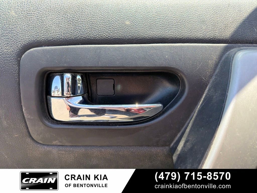 Used 2013 Nissan Rogue S FWD image 12