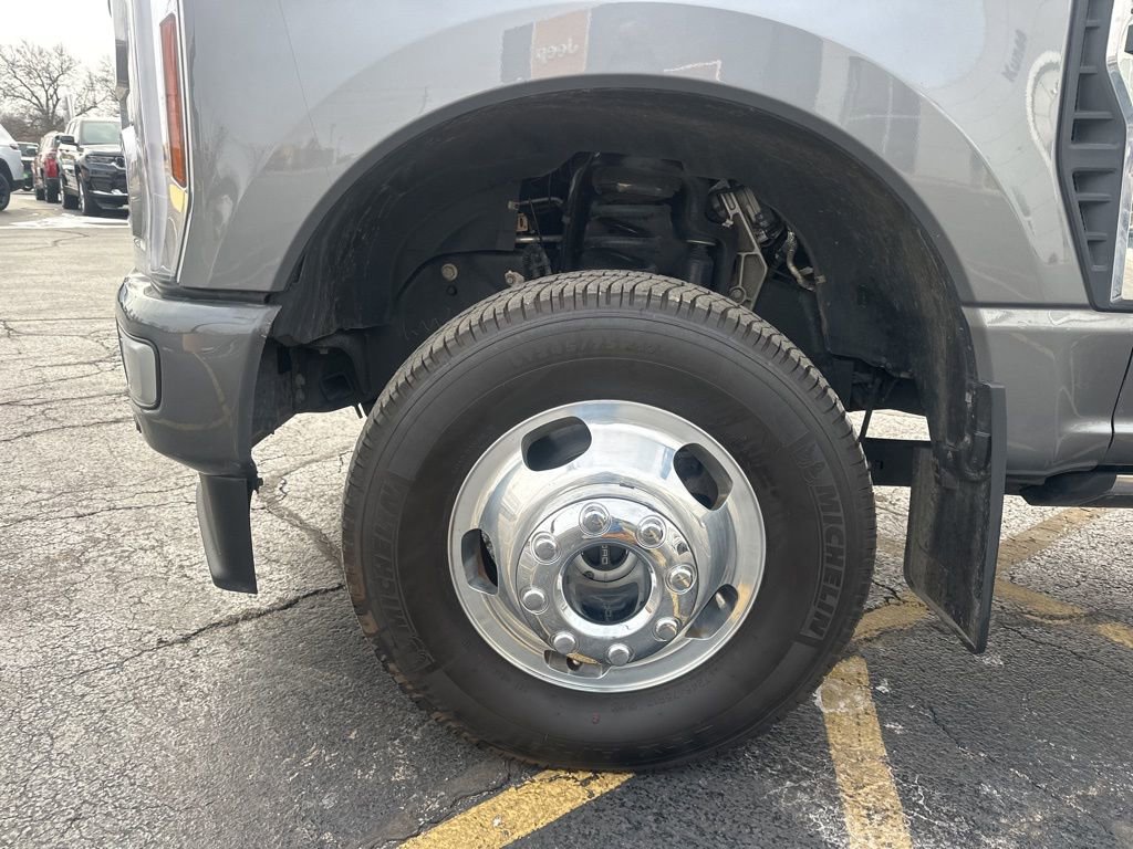 Certified 2024 Ford F350 Platinum w/ FX4 Off-Road Package image 19