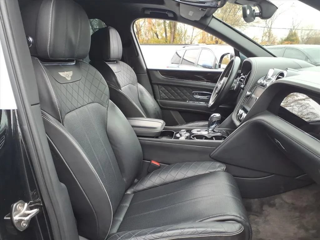 Used 2018 Bentley Bentayga AWD/4WD image 14