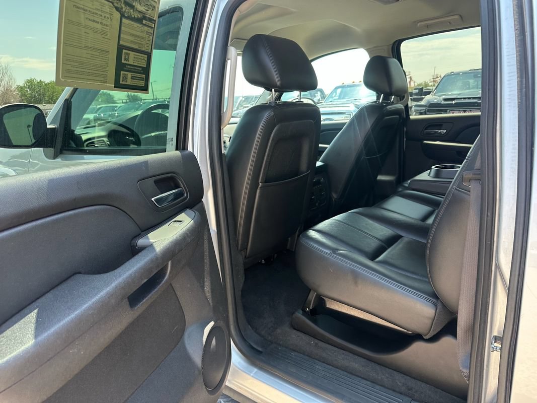 Used 2012 Chevrolet Avalanche LT AWD/4WD image 29