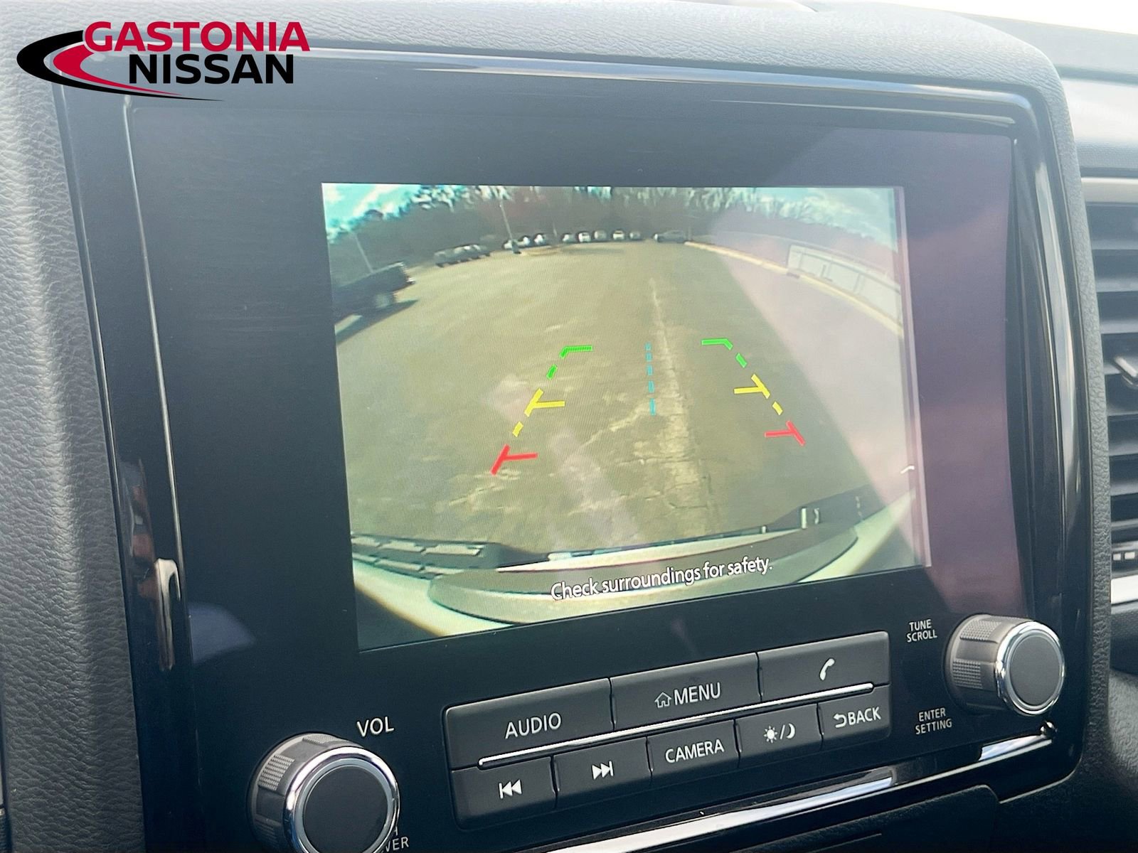 Used 2024 Nissan Frontier SV w/ Technology Package image 17