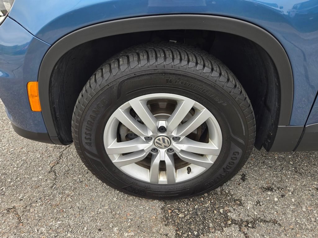 Used 2017 Volkswagen Tiguan S AWD/4WD image 9