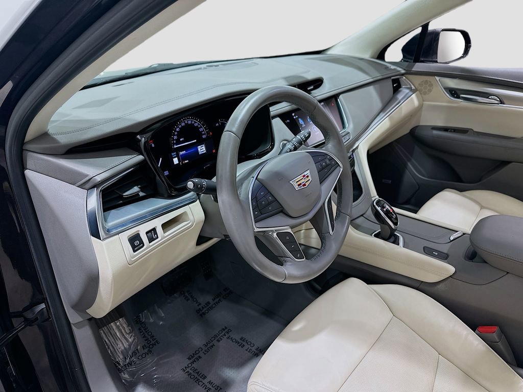 Used 2018 Cadillac XT5 Luxury w/ Driver Awareness Package image 9