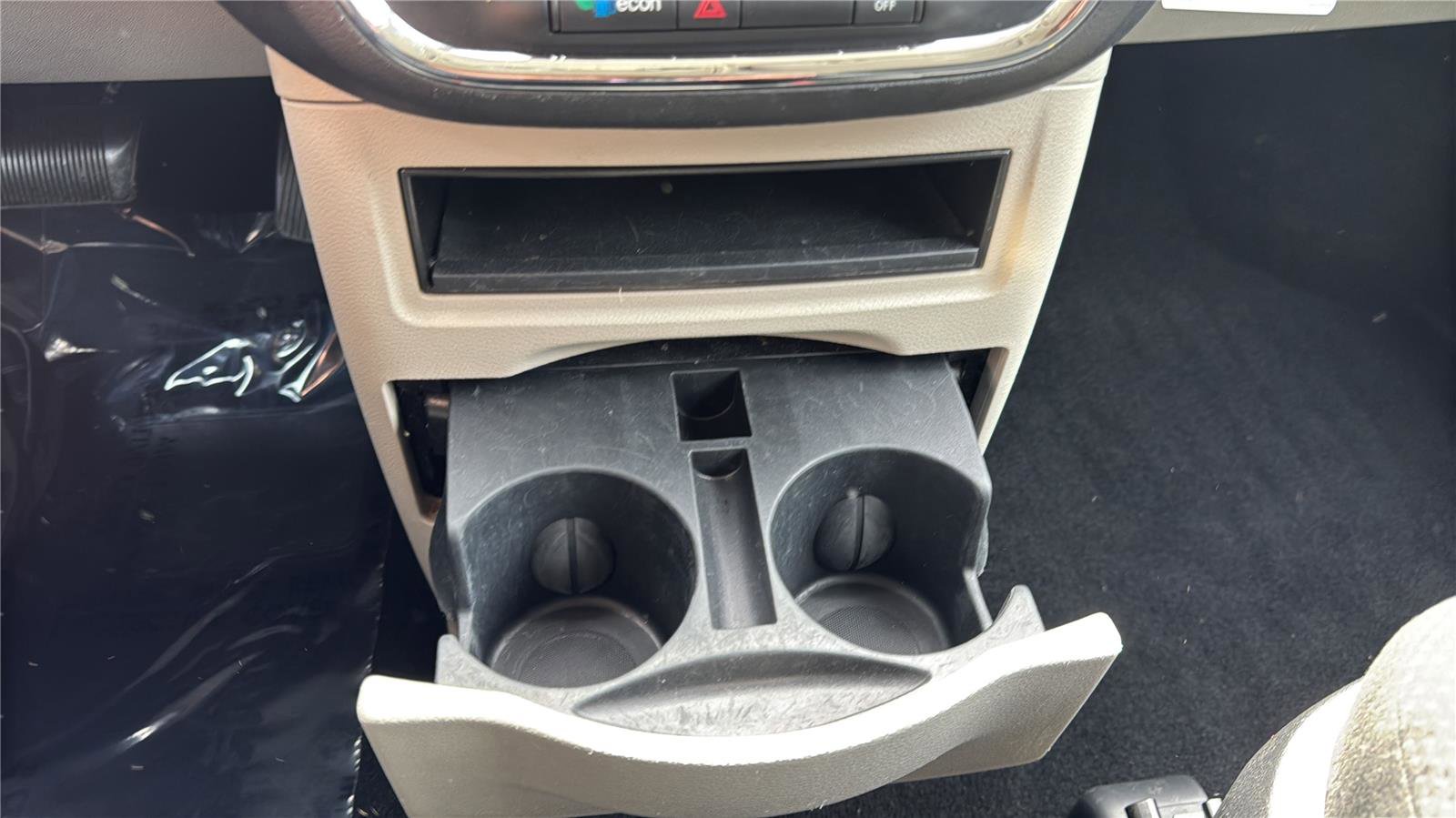 Used 2015 Dodge Grand Caravan American Value Package FWD image 20