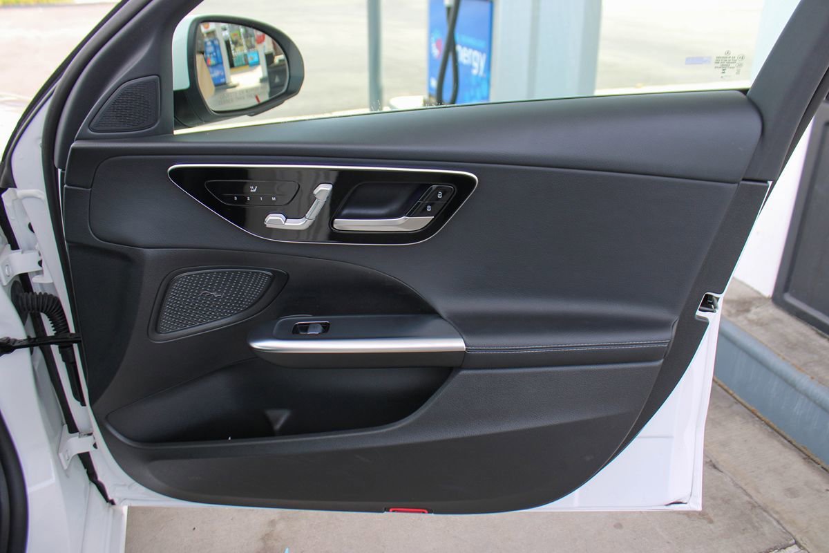 Used 2023 Mercedes-Benz C 300 Sedan image 34