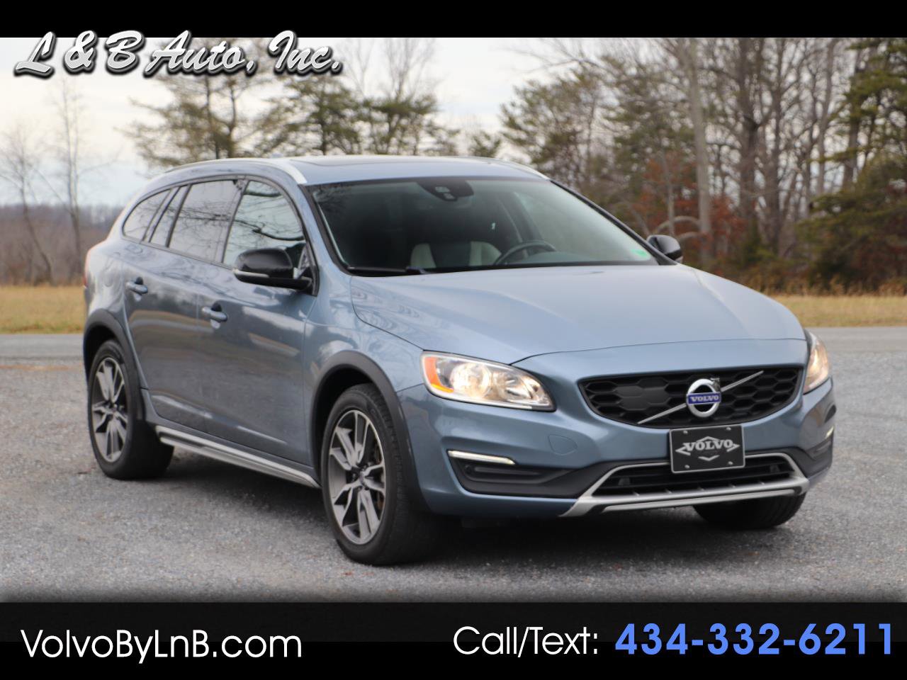 Used 2017 Volvo V60 T5 Cross Country w/ Climate Package image 1