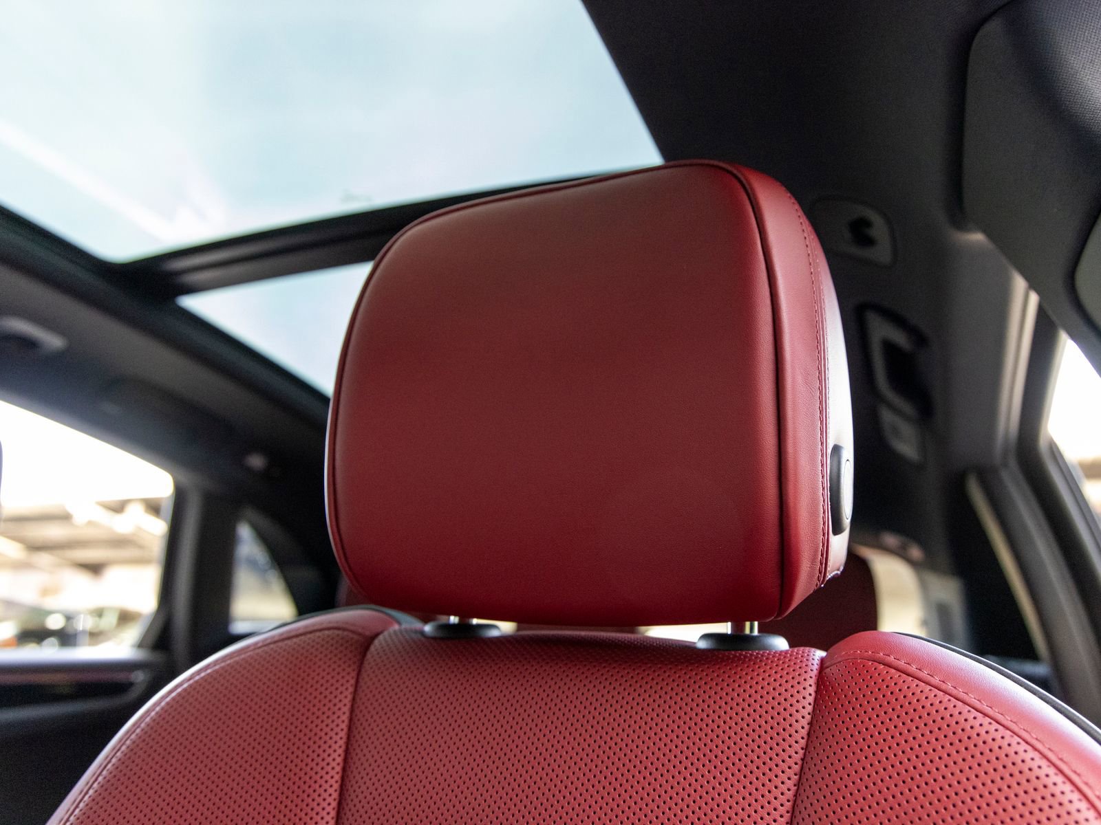 New 2025 Porsche Macan image 27