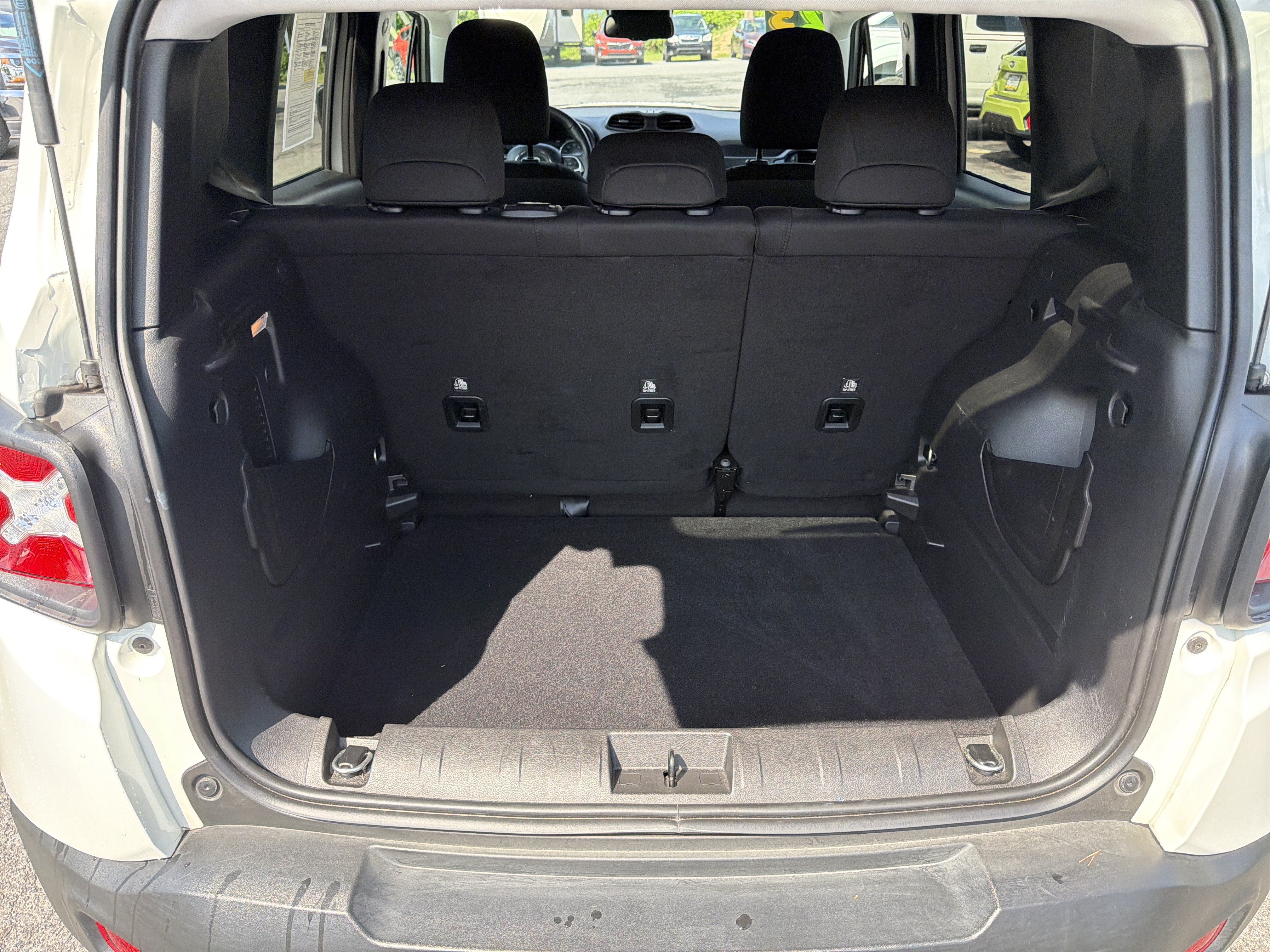 Used 2023 Jeep Renegade Altitude w/ Convenience Group I AWD/4WD video 5