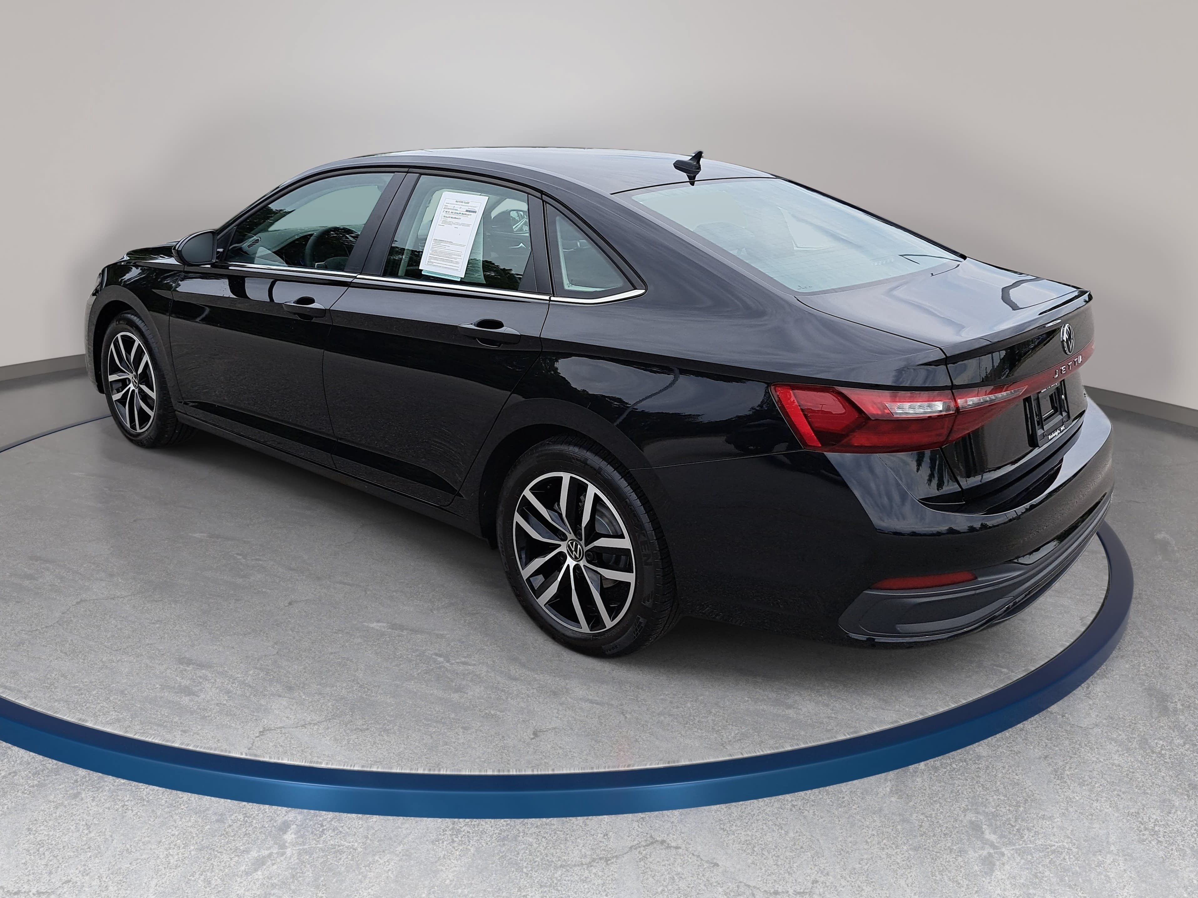 Certified 2025 Volkswagen Jetta SE FWD image 7
