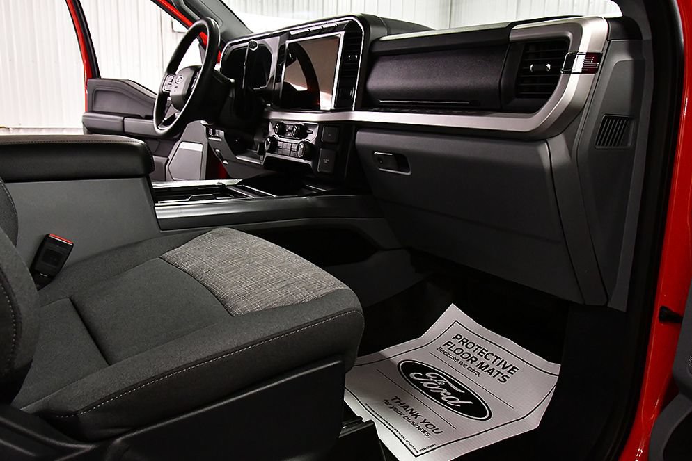 Used 2024 Ford F250 XLT w/ Black Appearance Package AWD/4WD image 29