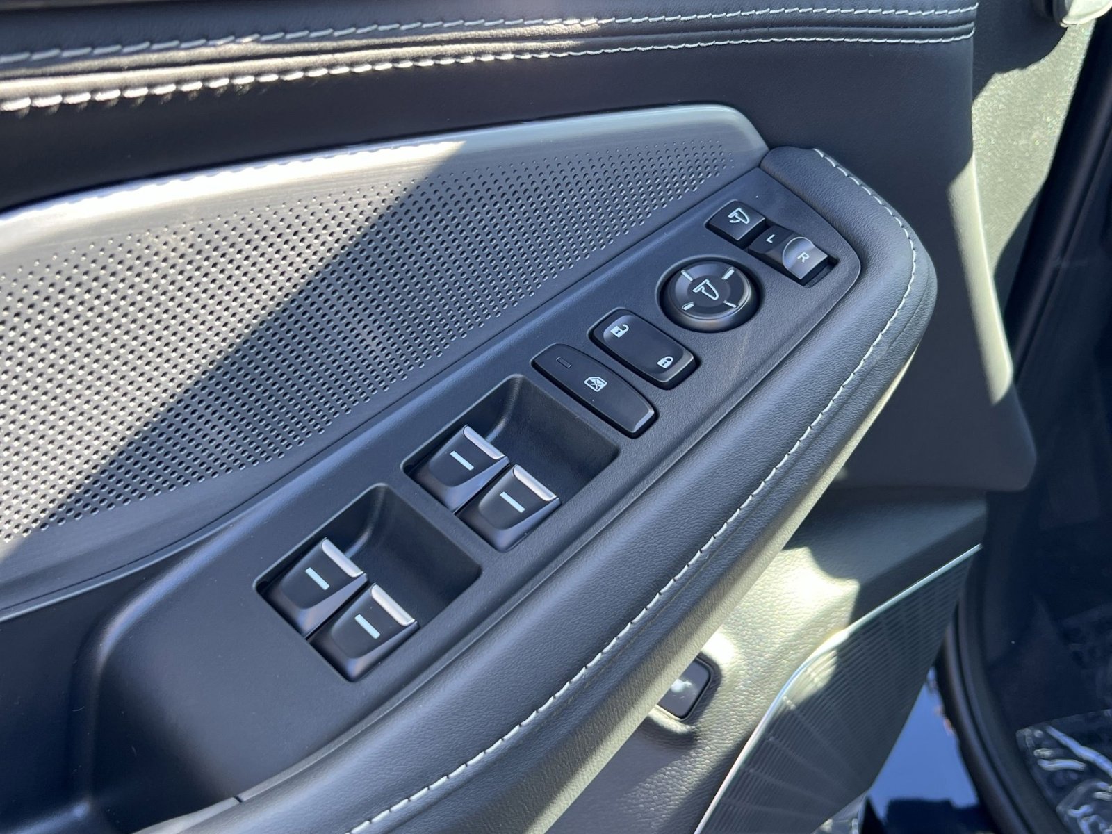 New 2026 Acura MDX SH-AWD w/ Advance Package image 12