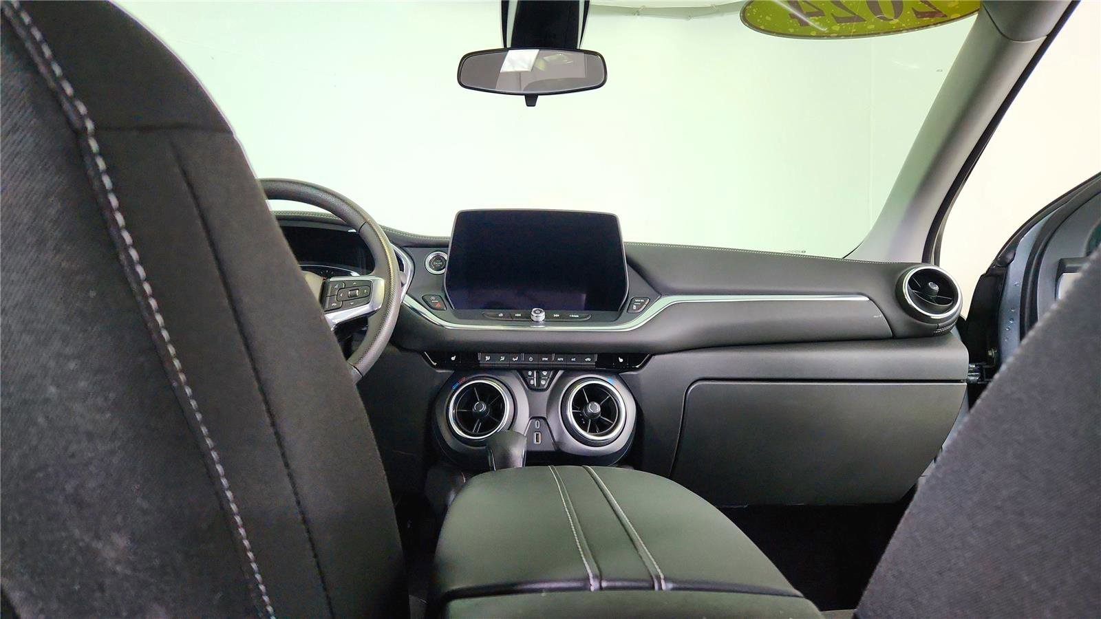 Used 2024 Chevrolet Blazer LT image 29