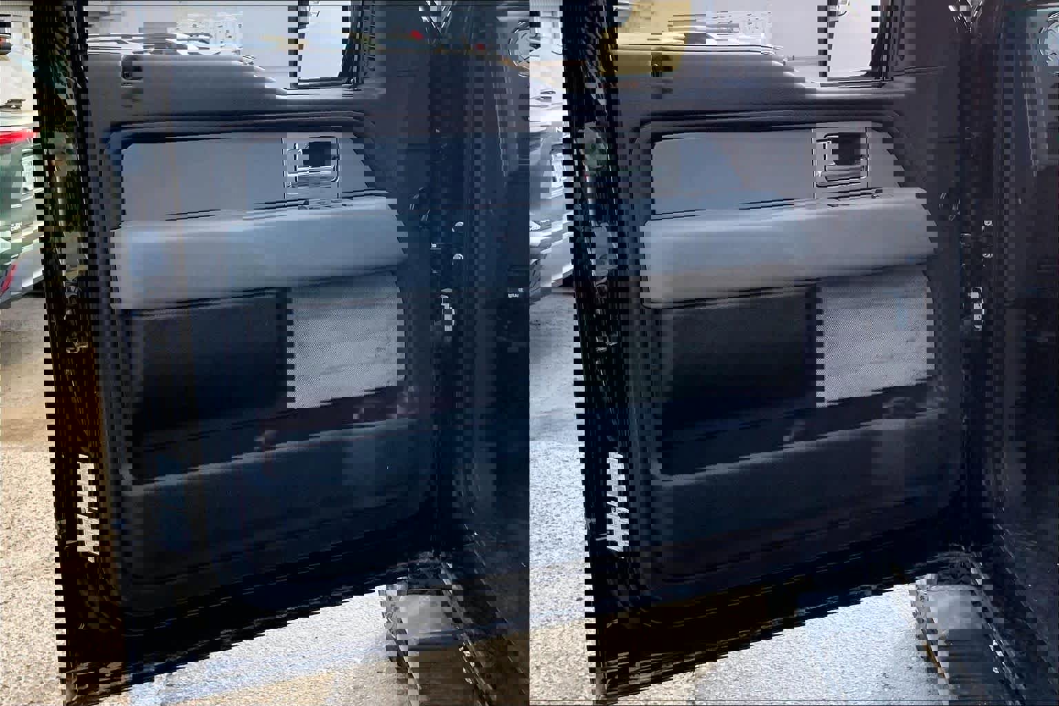 Used 2011 Ford F150 XLT w/ XLT Chrome Pkg AWD/4WD image 18